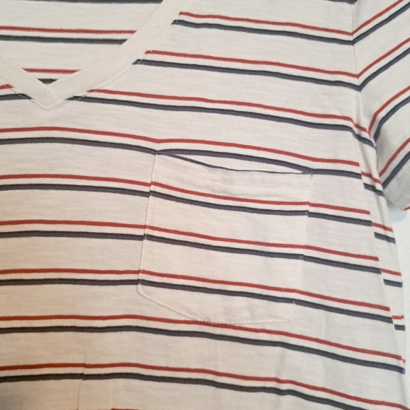 Universal Thread Tee - Picture 3 of 4